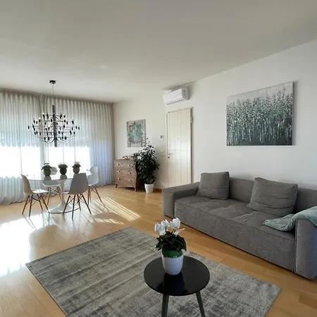 Cima Mandria 호텔 *